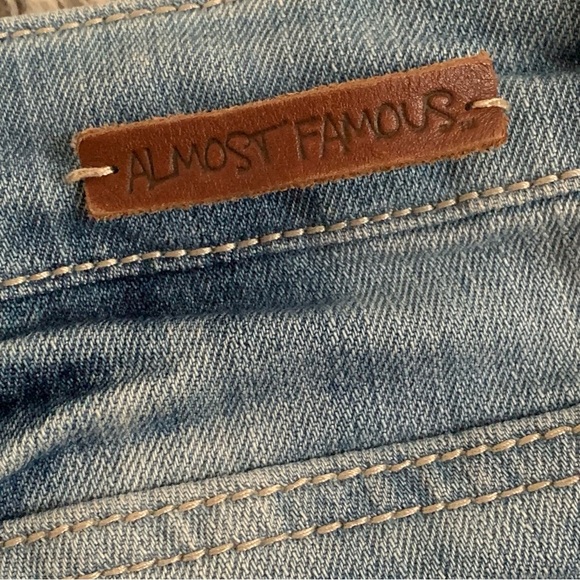 Almost Famous Cutoff Denim Jean Shorts - Picture 3 of 5